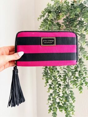 Betsey Johnson Vintage Pink & Black Striped Zip Around Wallet With Tassel 💖
